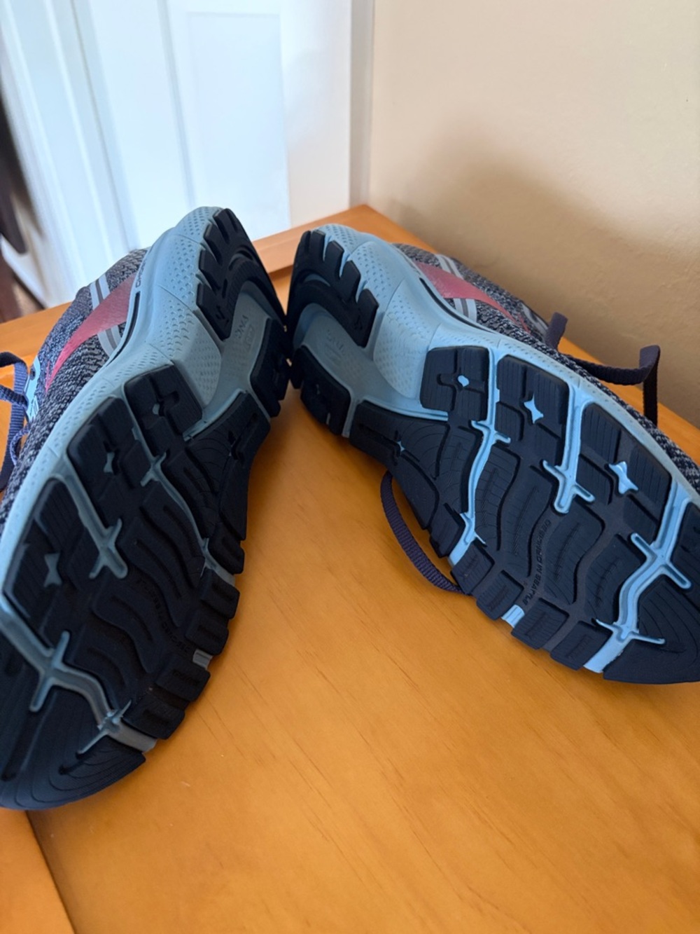 Brooks Ghost 14 Running Shoes. Worn Twice. Excellent Condition! - Picture 10 of 10